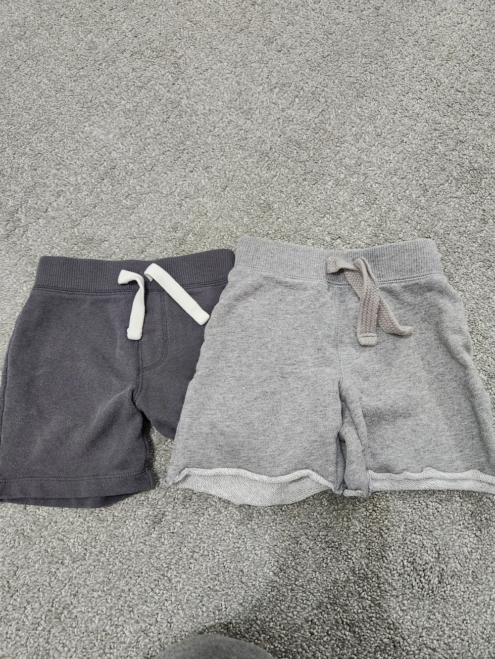 Old Navy Toddler Knit  Shorts in Charcoal and Light Gray 18-24mth
